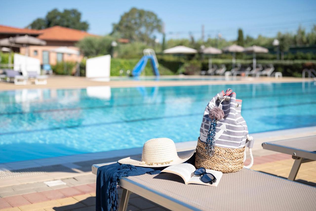 Villaggio Il Girasole Follonica Exteriör bild