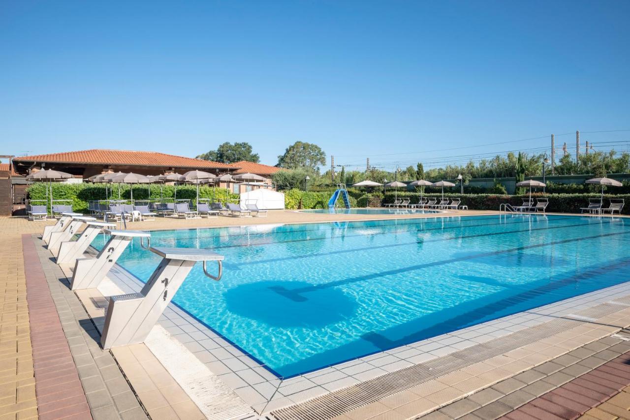 Villaggio Il Girasole Follonica Exteriör bild