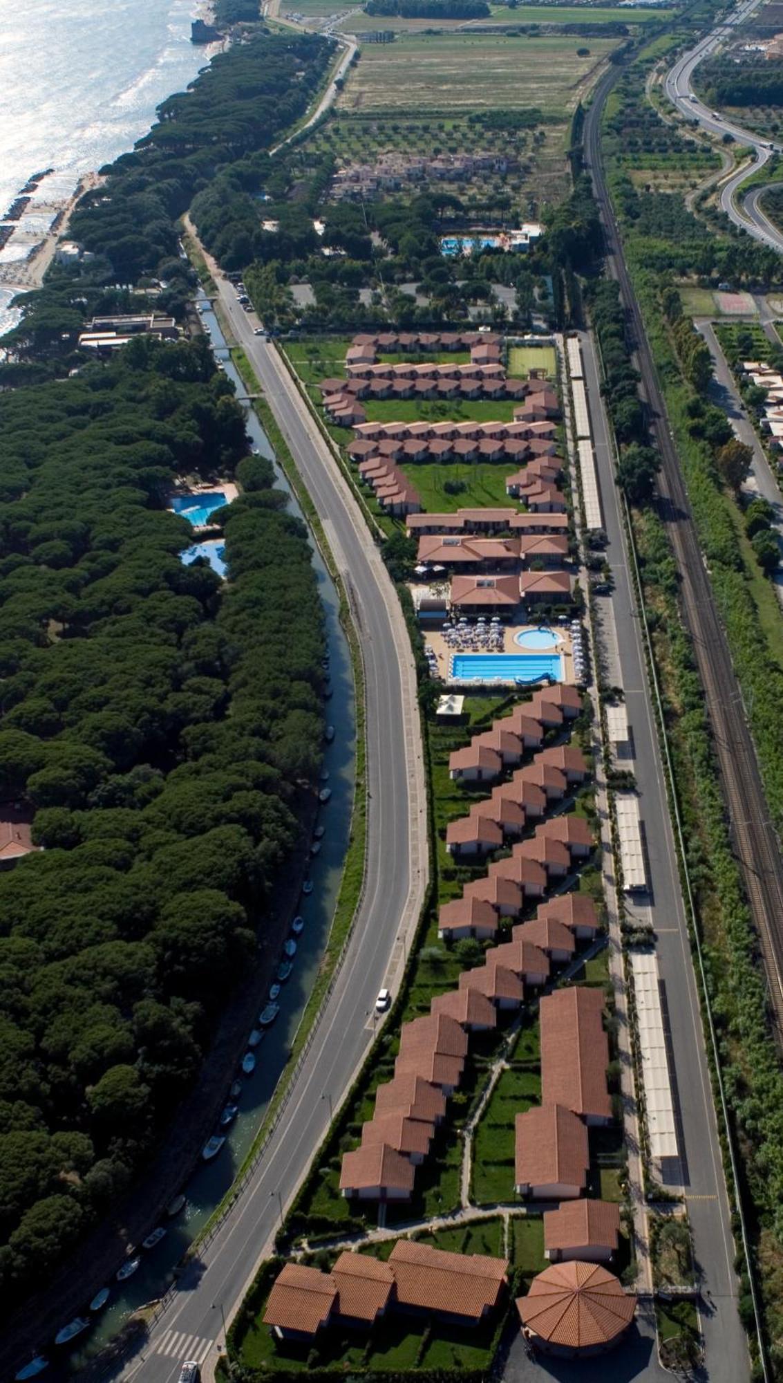 Villaggio Il Girasole Follonica Exteriör bild