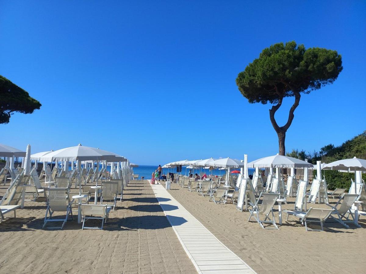Villaggio Il Girasole Follonica Exteriör bild